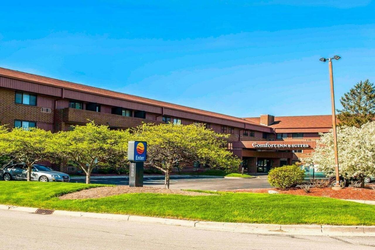 Comfort Inn & Suites North At The Pyramids Indianapolis Exterior foto