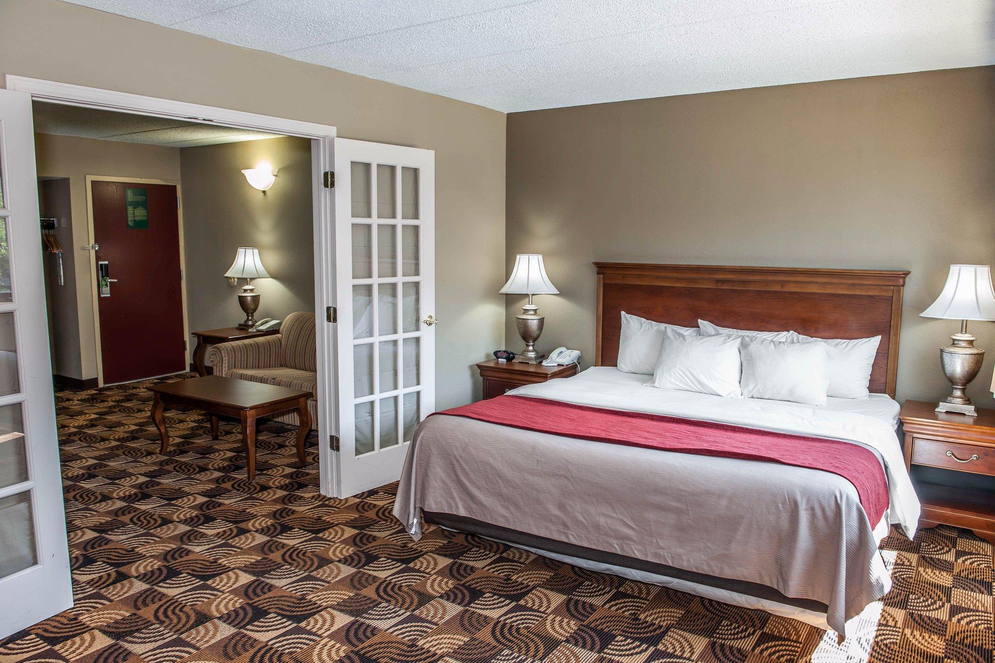 Comfort Inn & Suites North At The Pyramids Indianapolis Exterior foto