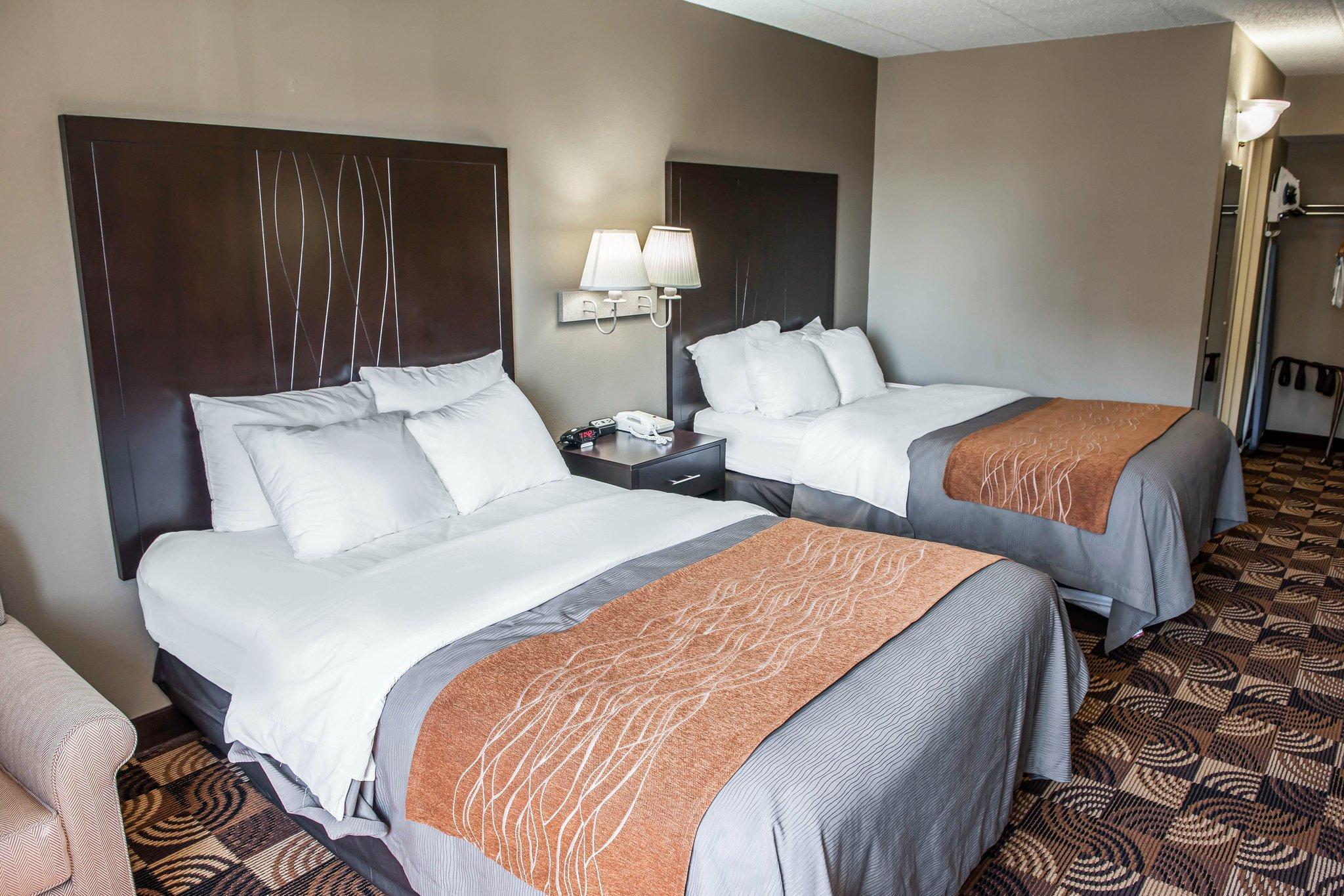Comfort Inn & Suites North At The Pyramids Indianapolis Exterior foto