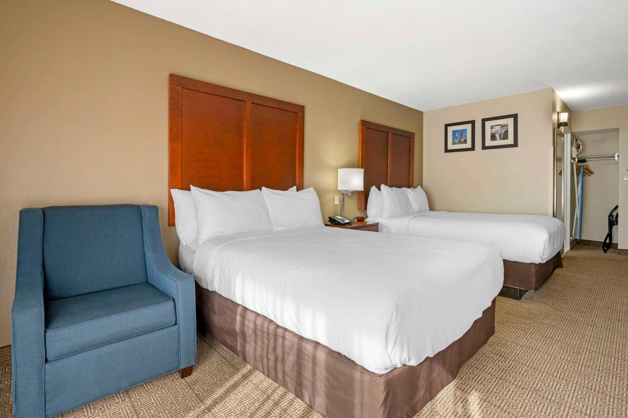 Comfort Inn & Suites North At The Pyramids Indianapolis Exterior foto