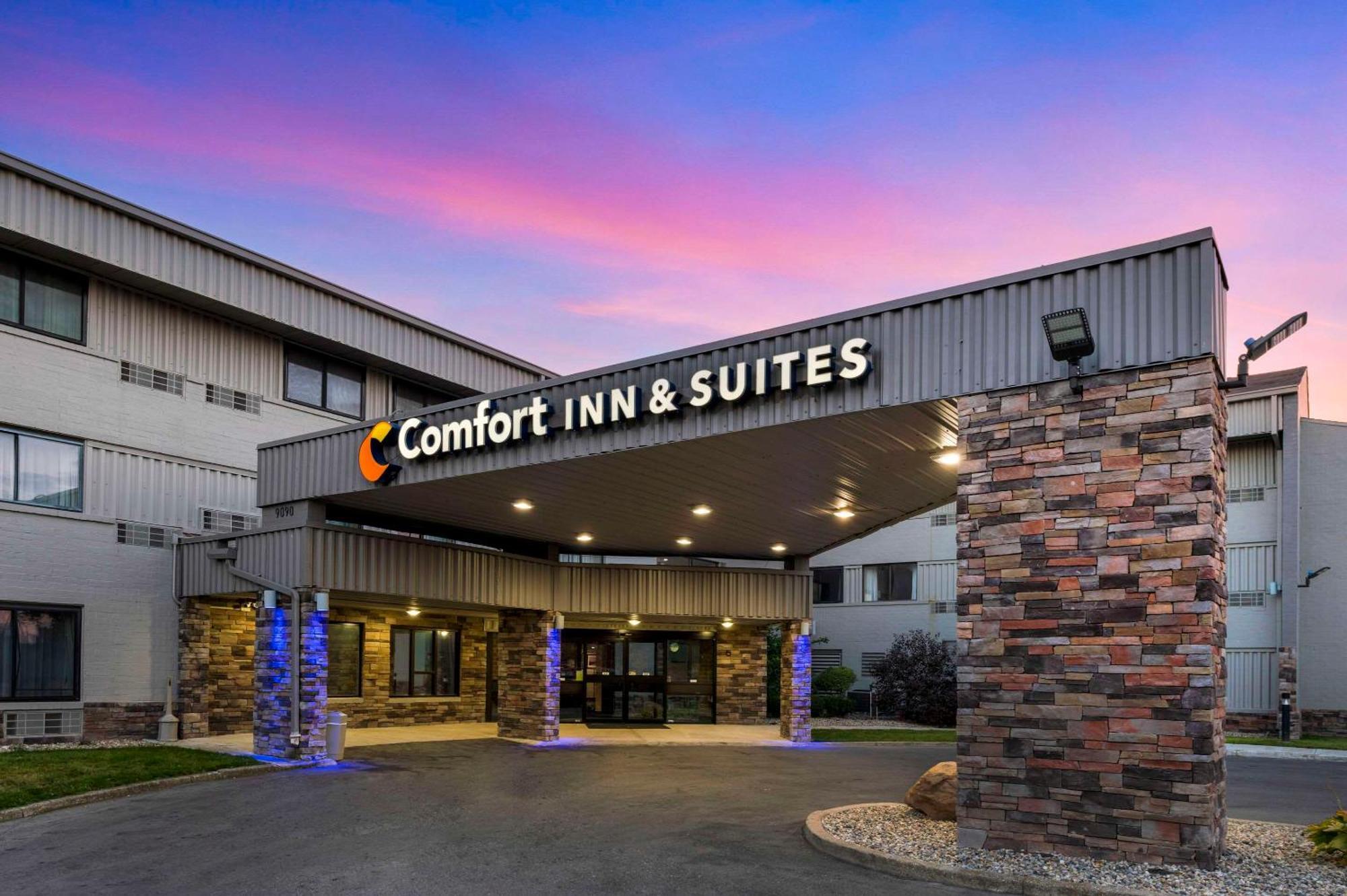 Comfort Inn & Suites North At The Pyramids Indianapolis Exterior foto